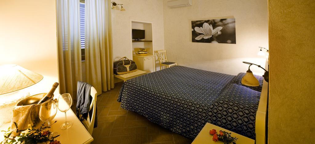 Hotel Corallo ポモンテ エクステリア 写真