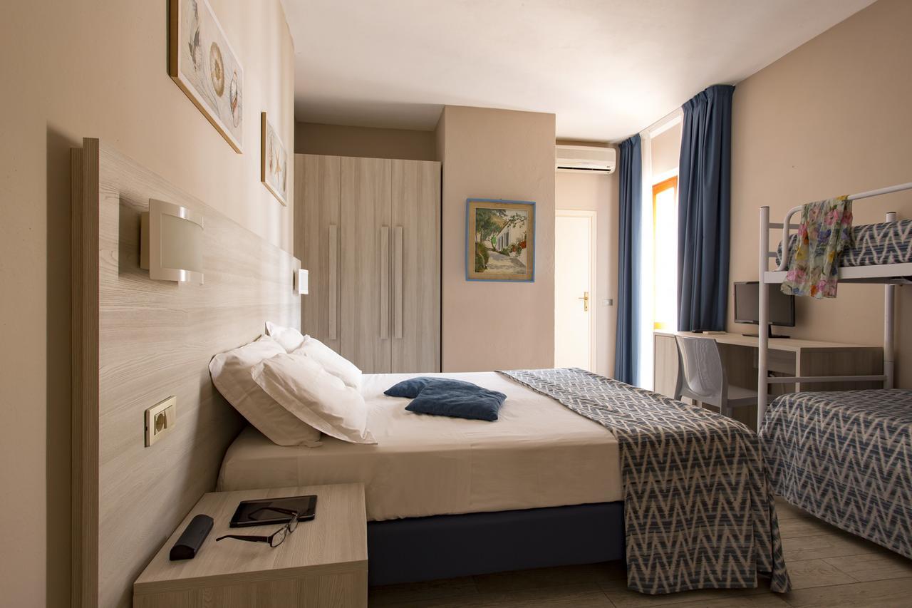 Hotel Corallo ポモンテ エクステリア 写真